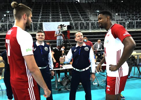 2020-07-27 Team Karol VS Team Wilfredo